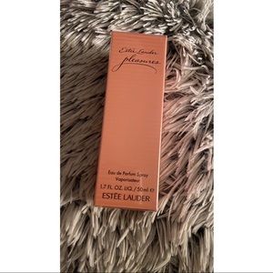 Estee Lauder Pleasures